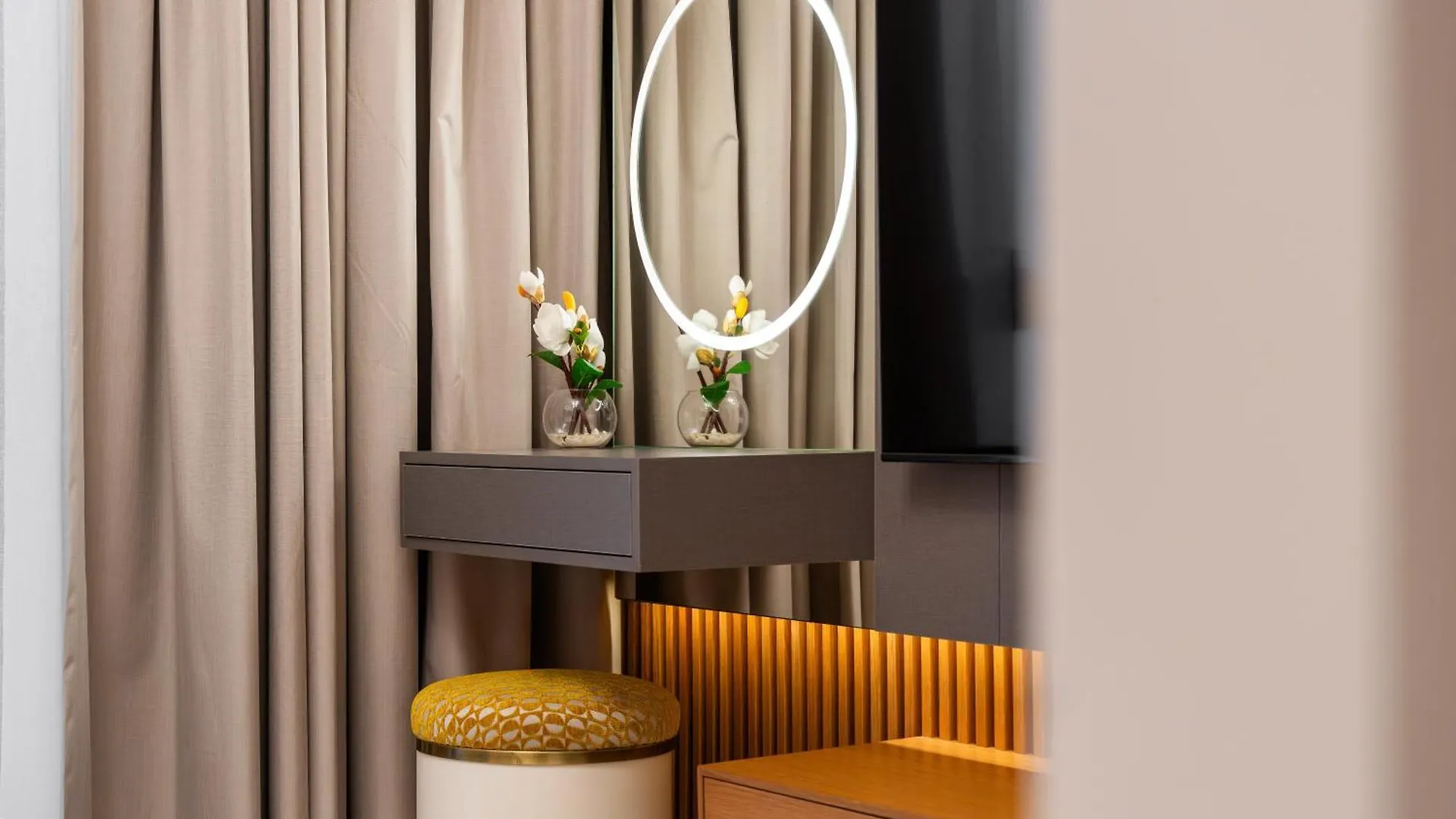 Elegant 2-Bedroom Apartment In Dubai Creek Harbour - By Dustay 0*,