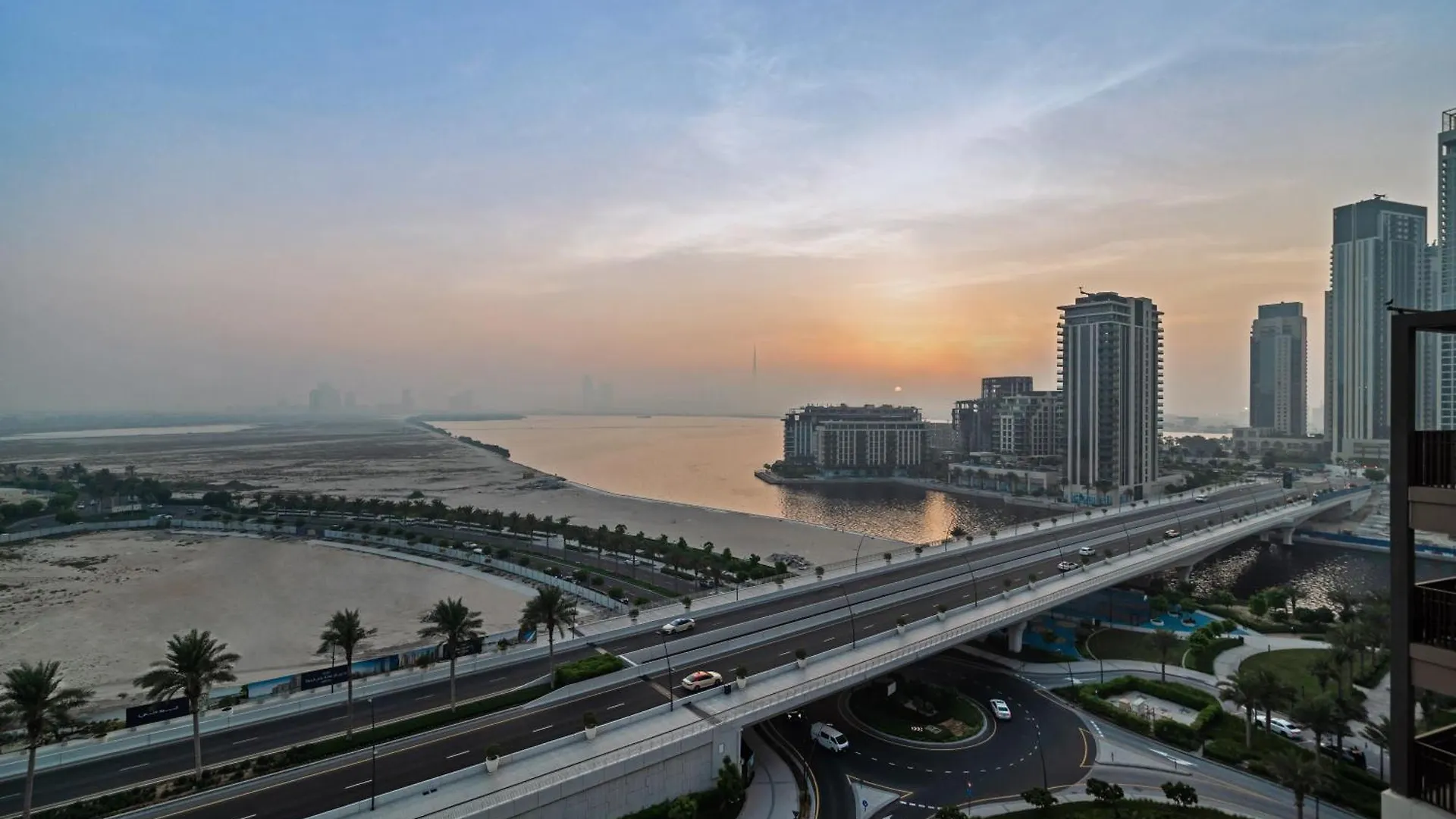 Elegant 2-Bedroom Apartment In Dubai Creek Harbour - By Dustay